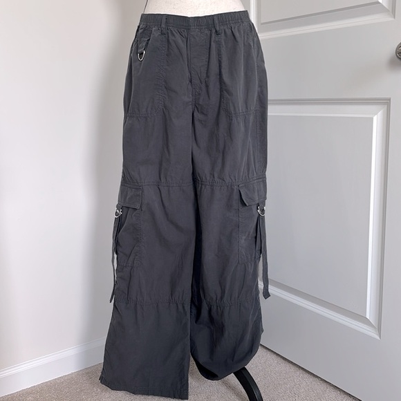 NWT Dark Gray Cargo Pants - Picture 5 of 12